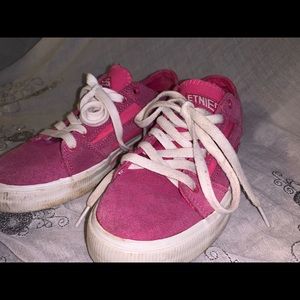 Women’s etnies